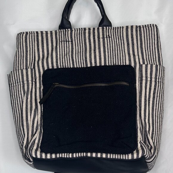 Universal Thread Utility Style Square Backpack - Picture 2 of 10